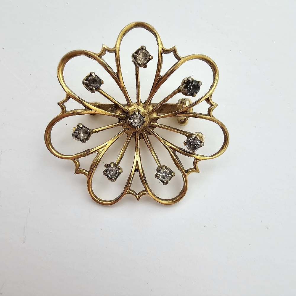 Vintage Signed Freirich Gold Tone Starburst Brooch - Tiered Rhinestone Sunburst